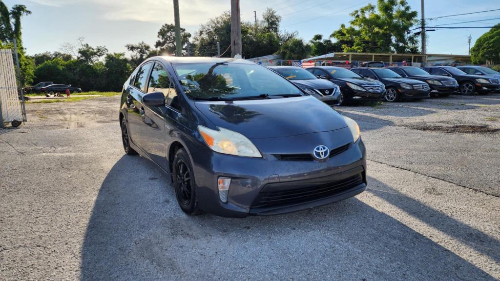 2014 Toyota Prius Three's photo