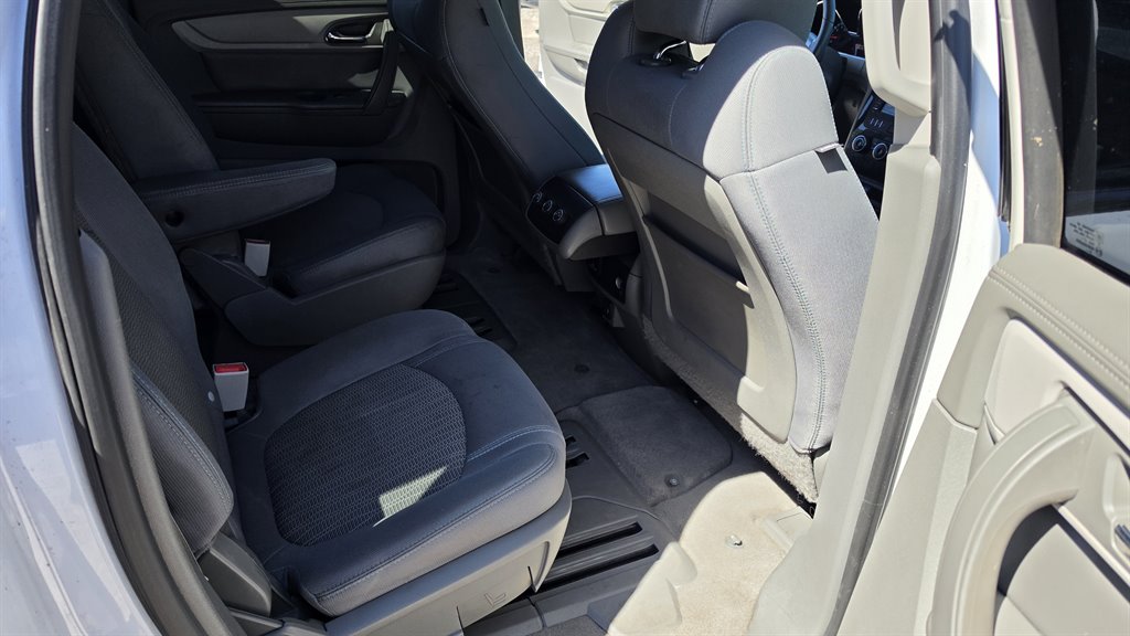 2017 Chevrolet Traverse 1LT - Photo 16