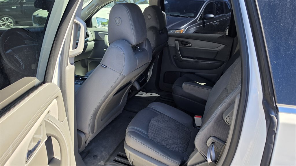 2017 Chevrolet Traverse 1LT - Photo 12