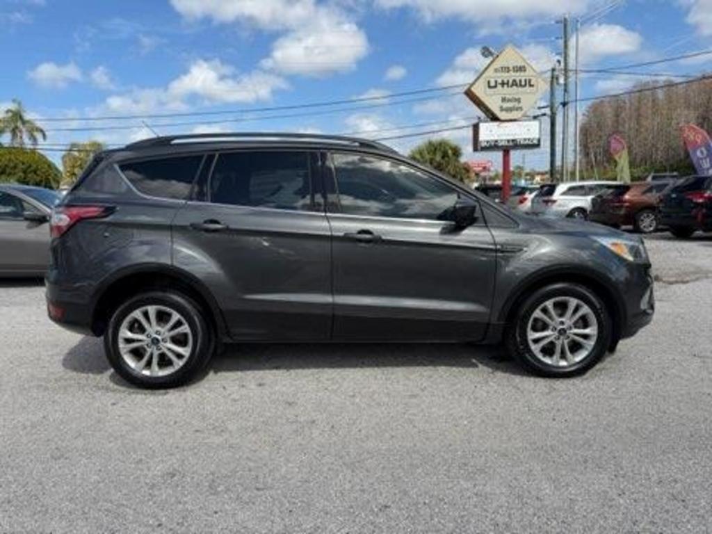 2018 Ford Escape SE - Photo 9