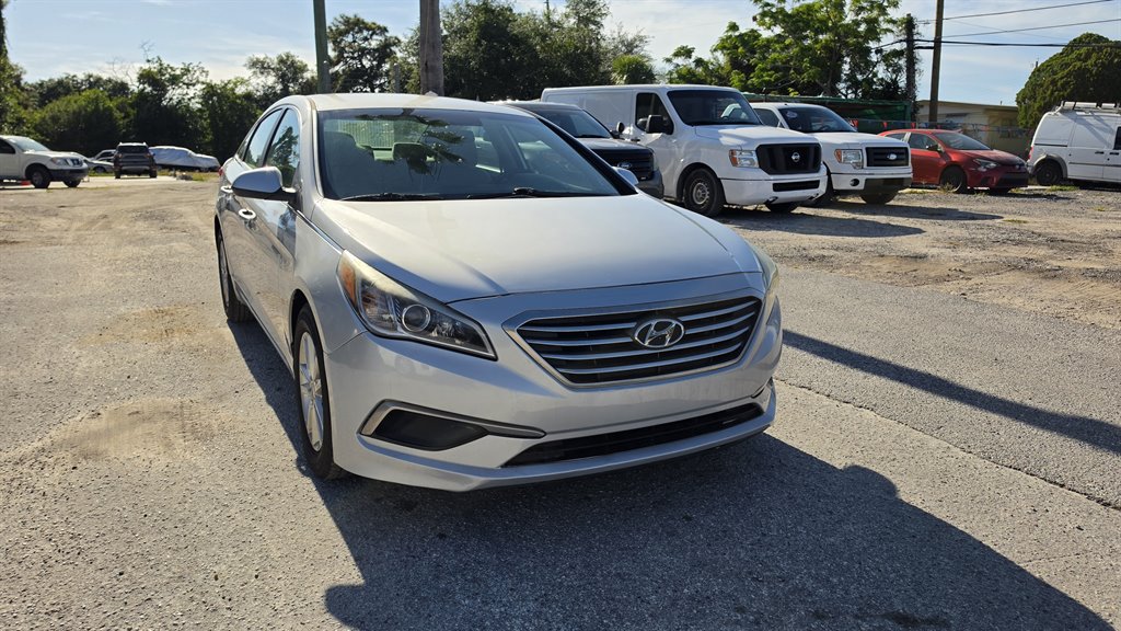 2017 Hyundai Sonata SE's photo