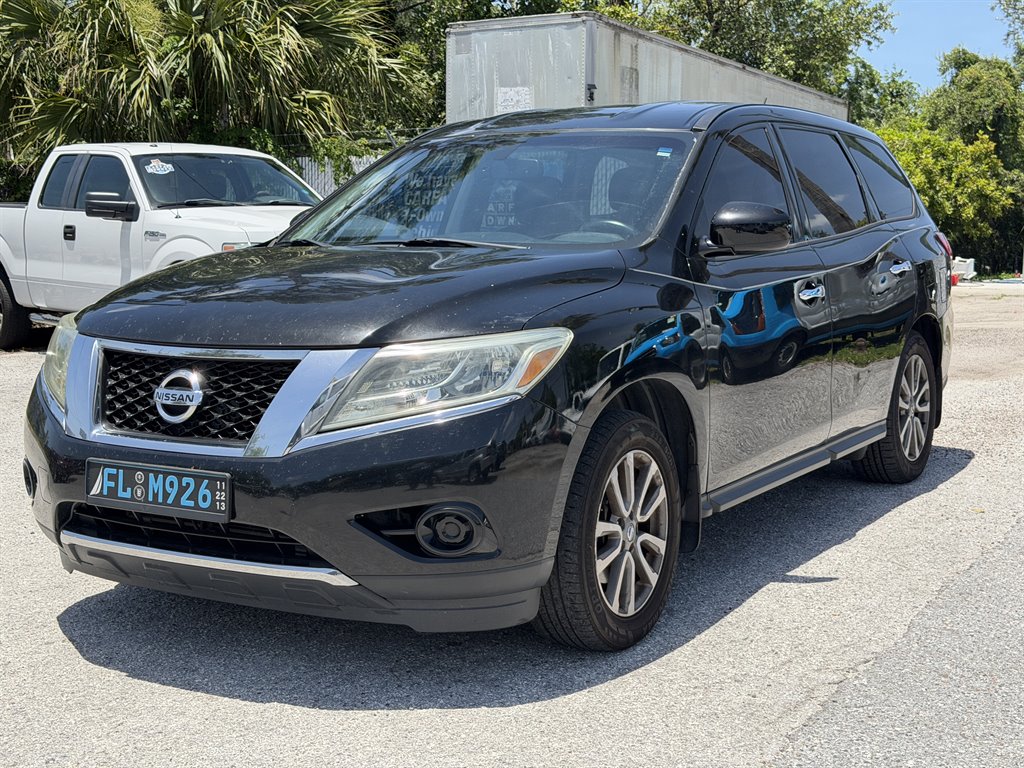 2014 Nissan Pathfinder S 2WD's photo